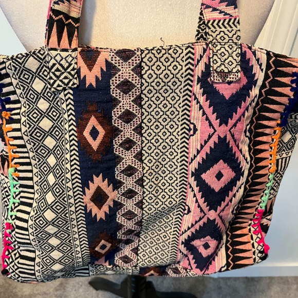 Street Level Multicolor Patterned Tote Bag - Picture 6 of 12